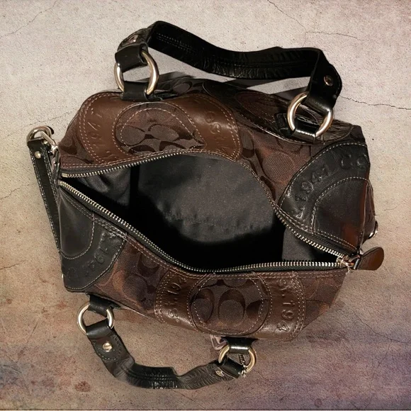 COACH Ashley 15474 Patchwork Shoulder Bag 13”x9”x4” Inside pockets. BlackBrn EUC - Picture 10 of 15